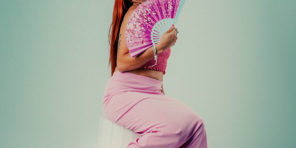 Cores e estampas que trazem o estilo retrô